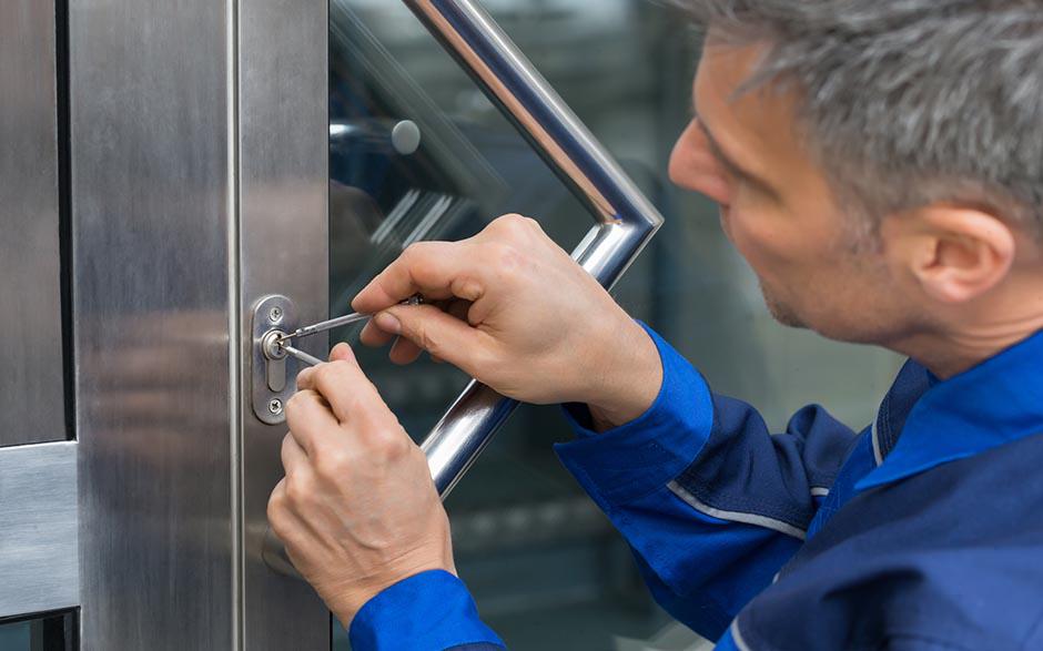 soigneux serrurier ouverture de porte Lisses