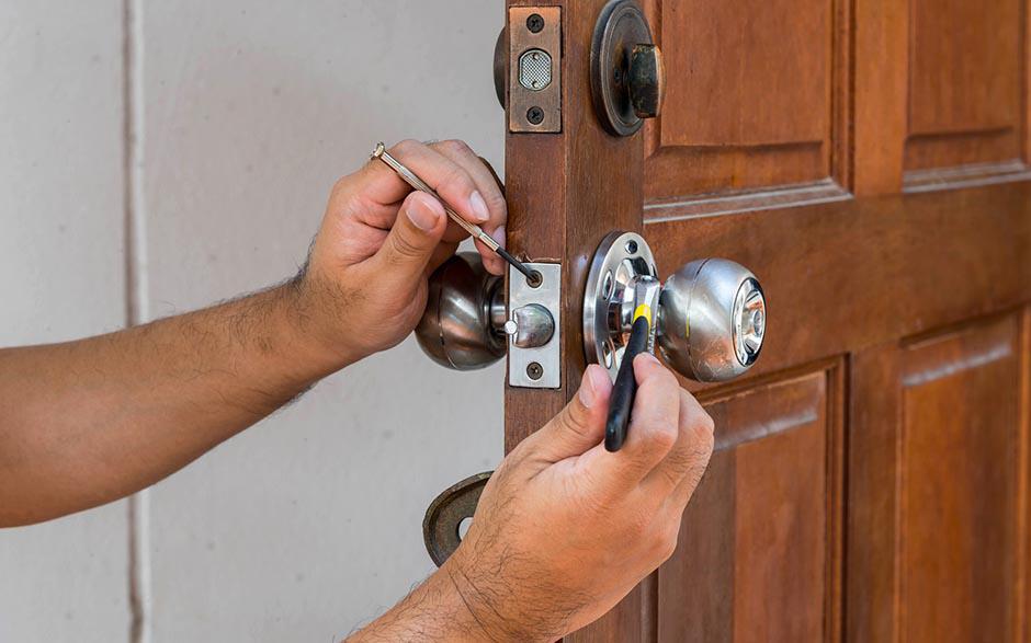 soigneux serrurier ouverture de porte Lisses